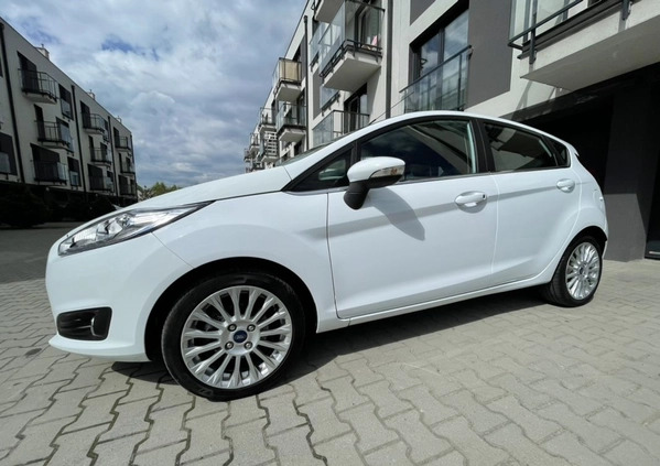 Ford Fiesta cena 29990 przebieg: 184000, rok produkcji 2013 z Skawina małe 232